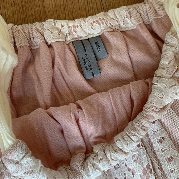 🦄 Bl^nk London sleeveless lace top in cream and dusty rose - Picture 7 of 8